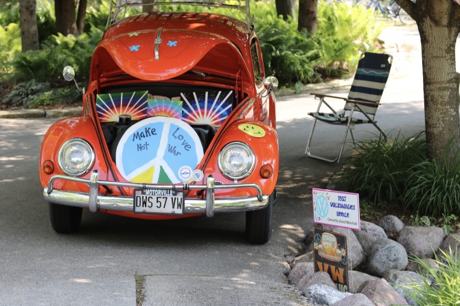 VW beetle car dsplay