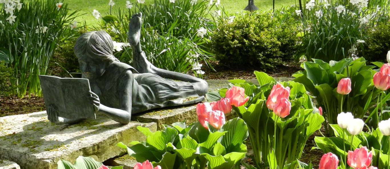 Farm Garden Main Image statue
